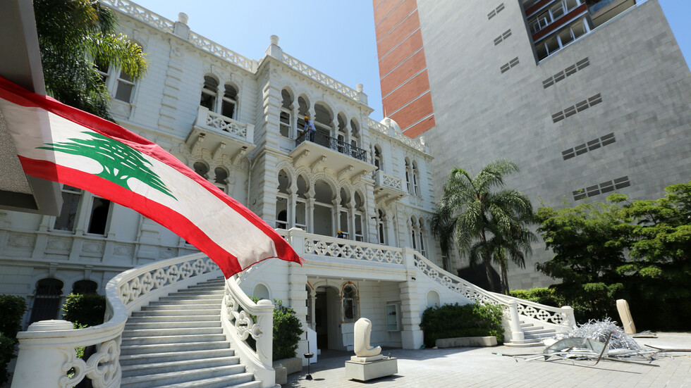 نائب الرئيس الإيراني يزور بيروت غدا ويلتقي عون وبري ودياب