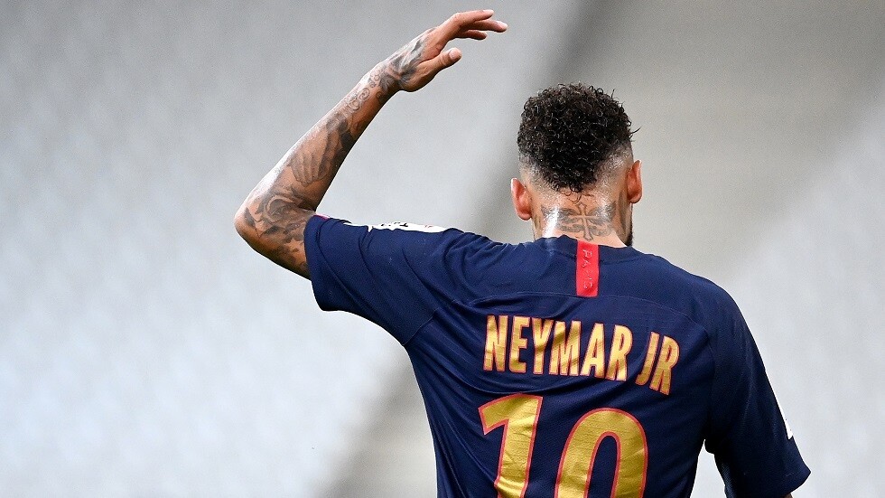 شاهد.. نيمار يقوم بحركة "ساحرة" مذهلة