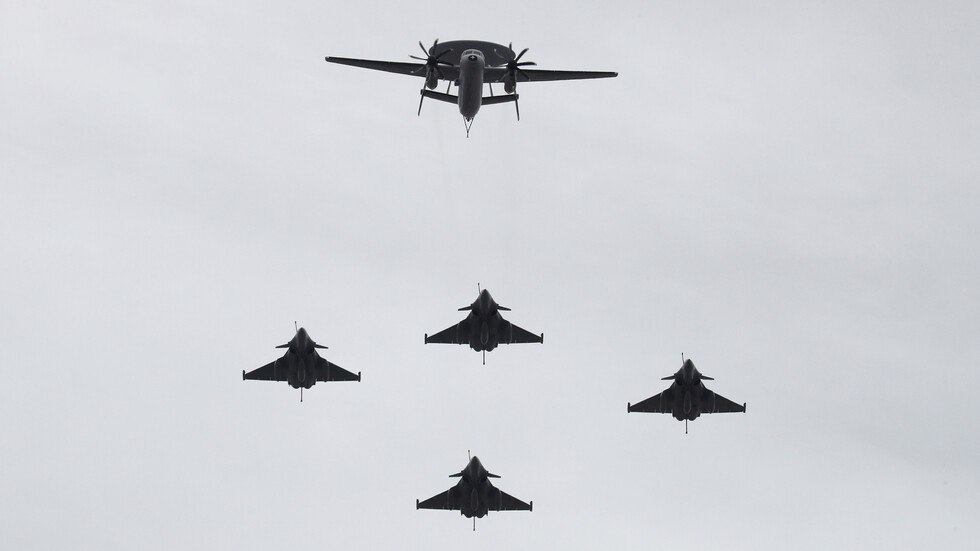 تزامنا مع زيارة مسؤول أمريكي رفيع.. تايوان تبعد مقاتلات صينية من أجوائها