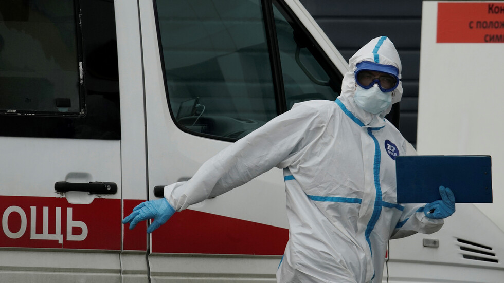 روسيا تسجل لأول مرة منذ 23 أبريل الماضي أقل من 5 آلاف إصابة يومية جديدة بكورونا