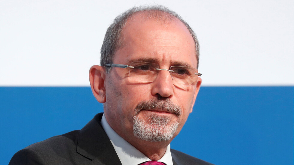 وزير الخارجية الأردني يزور بيروت لتأكيد تضامن بلاده مع لبنان