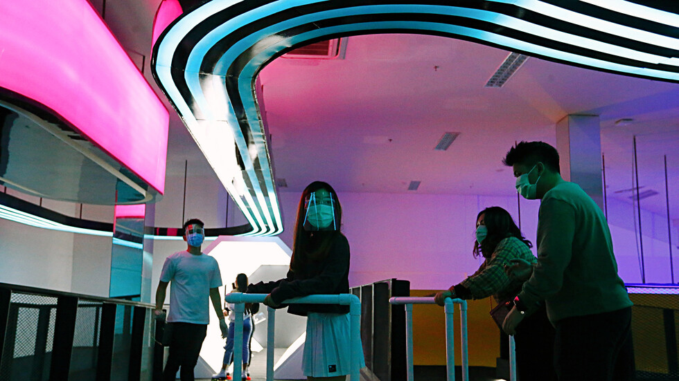 فرنسا تكثف مراقبة الشرطة لضمان وضع الكمامات