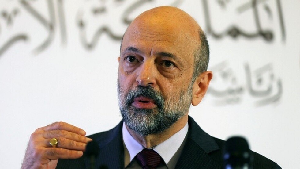 الأردن.. رئيس الوزراء يصدر تعميما بتنفيذ أمر الدفاع "رقم 11"