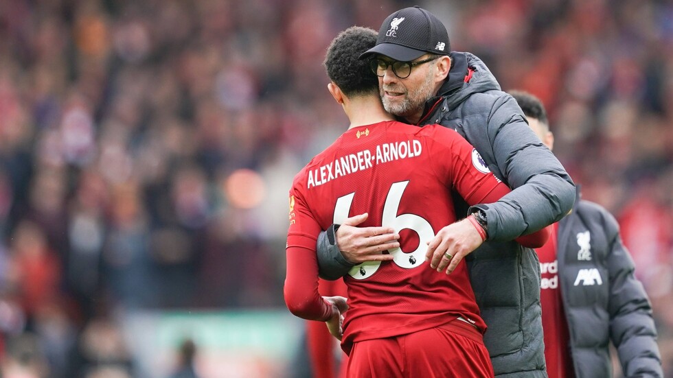 فتى ليفربول الذهبي يقتنص جائزة "أفضل لاعب شاب" في الدوري الإنجليزي