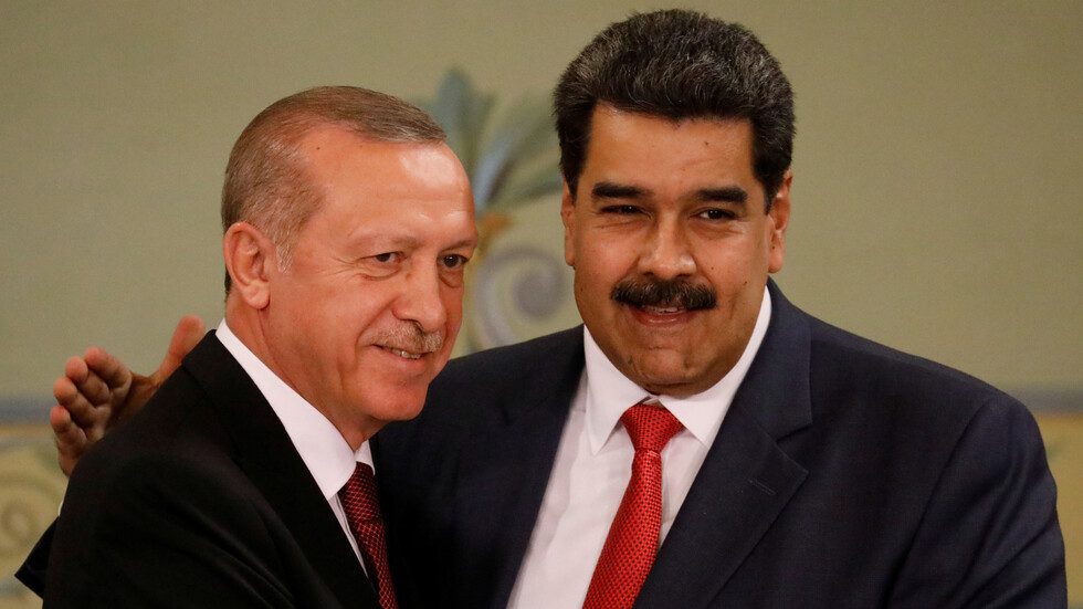 أردوغان يبحث مع مادورو تعزيز التضامن بين تركيا وفنزويلا