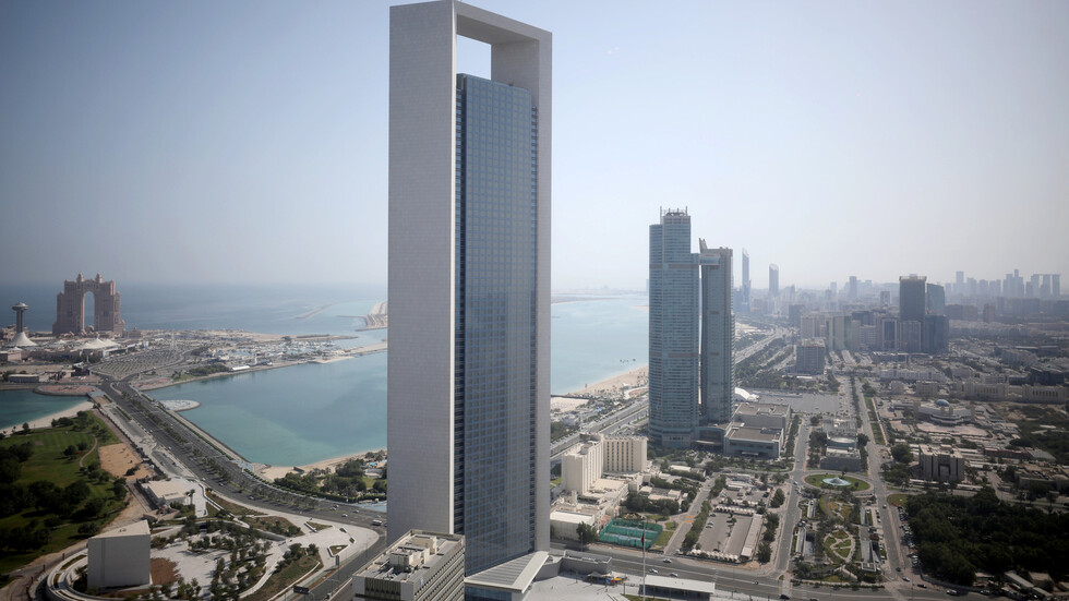 وزيرا خارجية الإمارات وإسرائيل يدشنان خطوط الاتصال