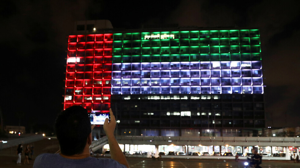 مسؤول إماراتي: السلام مع إسرائيل هو سلام للمنطقة بأكملها