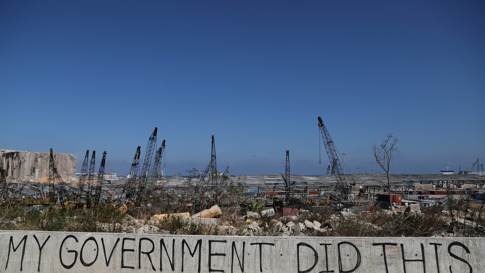 مراسلنا: المحقق العدلي بتفجير مرفأ بيروت يصدر مذكرة توقيف وجاهية بحق المدير العام للجمارك بدري ضاهر