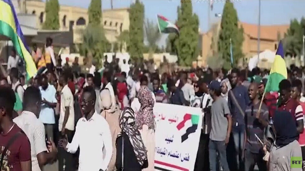 تظاهرات في الخرطوم في موكب "جرد الحساب"