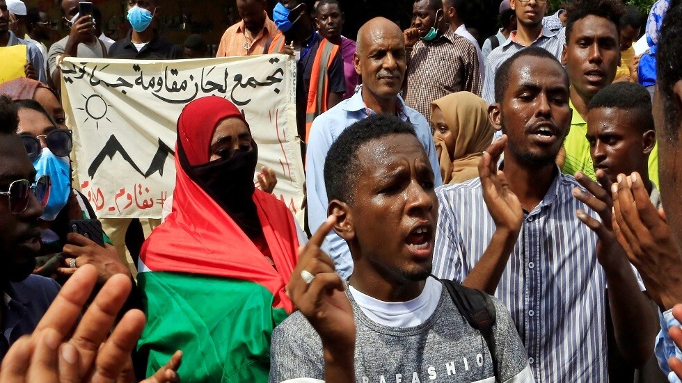 والي الخرطوم يصدر بيانا حول الأحداث التي صاحبت مواكب "جرد الحساب"