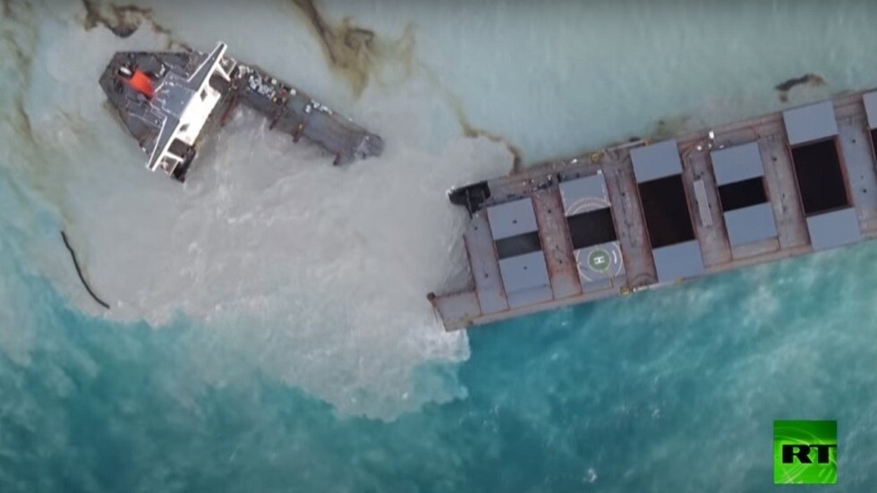 موريشيوس تعتقل قائد سفينة يابانية تسببت في تسرب نفطي