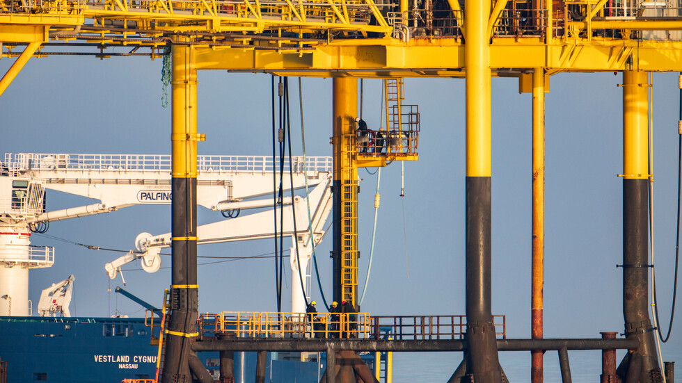 "بلومبرغ": إدارة ترامب تخطط لفرض عقوبات أكثر صرامة على النفط الفنزويلي