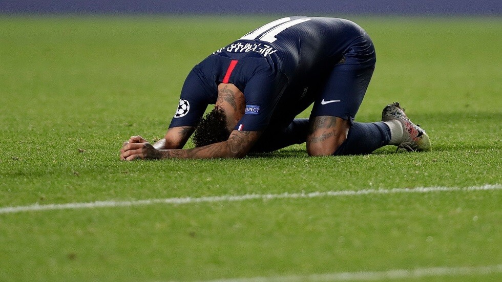 شاهد.. تصرف "غير مسؤول" لنيمار يهدد مشاركته في نهائي دوري الأبطال