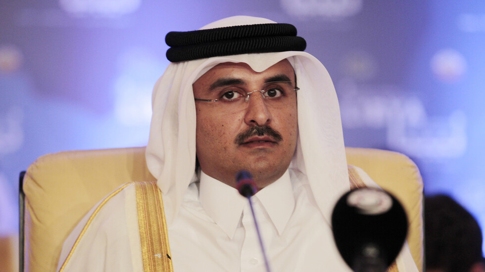 انتشار صورة لأمير قطر بالزي العسكري (صورة)