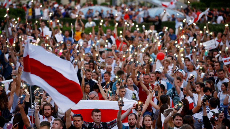 المعارضة البيلاروسية تحدد مطالبها وتؤكد سعيها لعلاقات طيبة مع روسيا