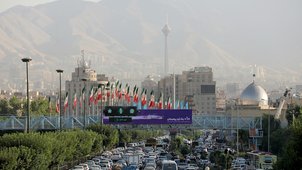 طهران: سنسترشد بمصالحنا القومية بشأن تجارة الأسلحة بعد انقضاء الحظر