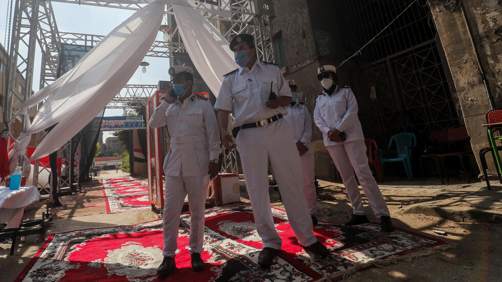 جريمة بشعة في بني سويف.. طفل مصري يذبح ابن عمه بسبب طائرة ورقية!