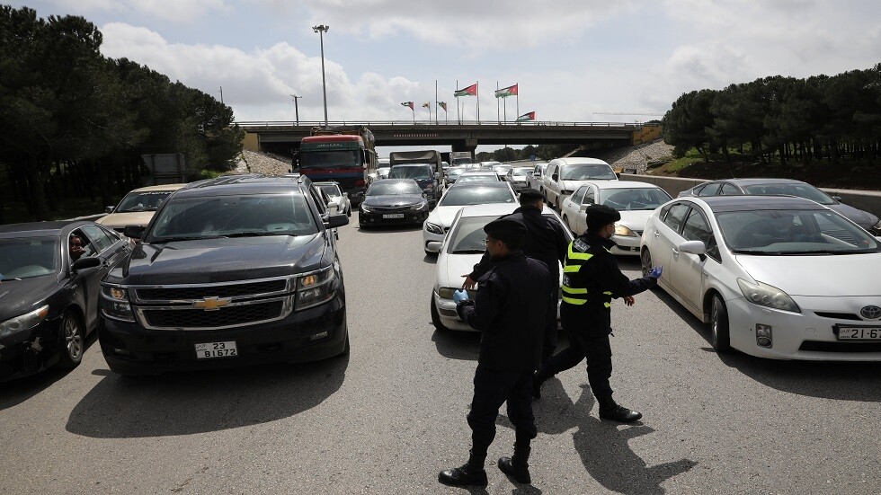 مسؤول صحي يحذر:  فيروس كورونا موجود في الأردن أكثر من السابق