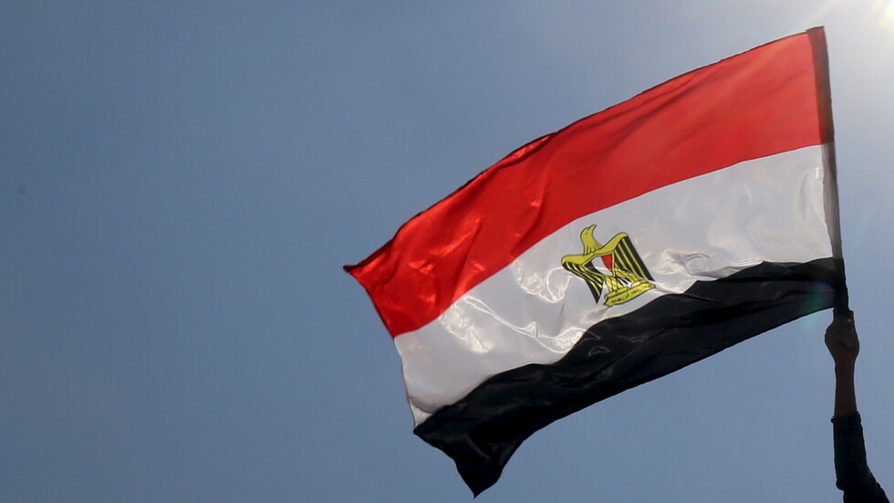 مصر.. فنانة مشهورة تتعرض للتحرش على شاطئ البحر (صورة)