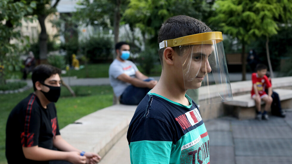 2245 إصابة جديدة بكورونا في إيران