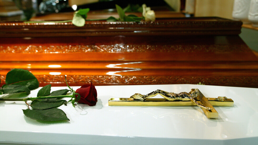 فتاة أمريكية "تعود للحياة" في مكتب الجنائز