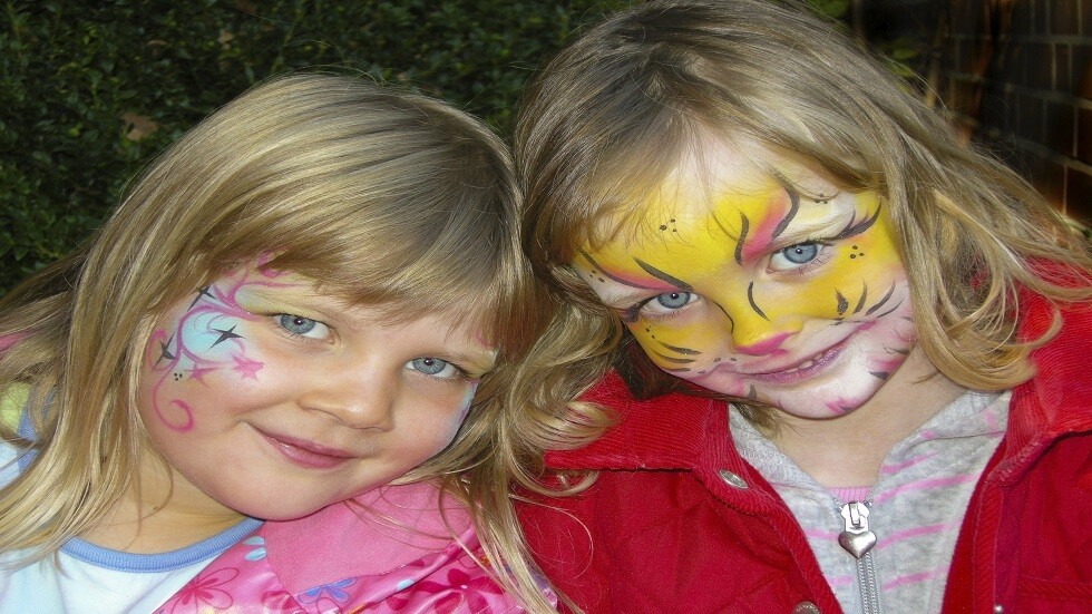 عواقب خطيرة من استخدام مستحضرات التجميل