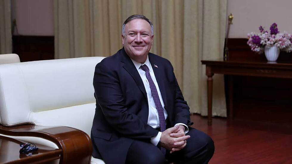 بومبيو يصل الإمارات بعد زيارة للبحرين