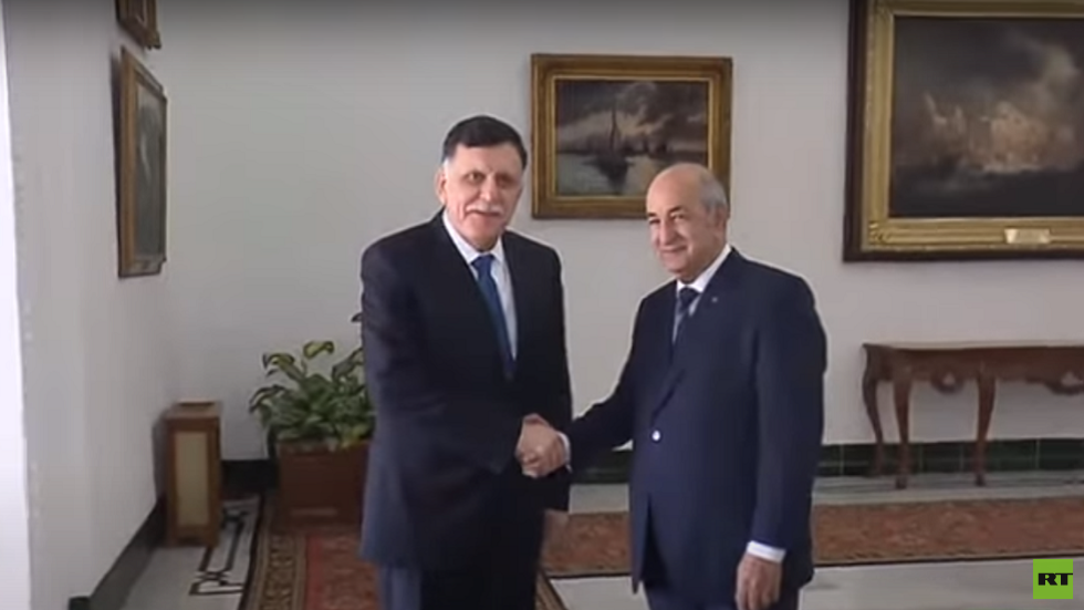 رئيس المجلس الرئاسي الليبي يتلقى اتصالا هاتفيا من الرئيس الجزائري