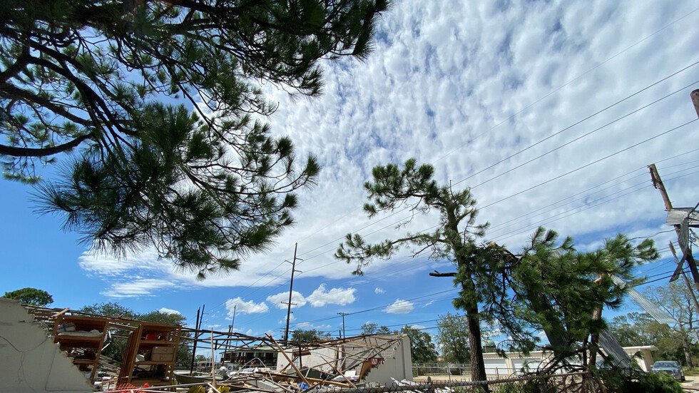 إعصار "لورا" يودي بحياة 4 أشخاص في لويزيانا الأمريكية