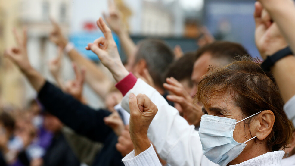 بيلاروس.. توقيف عشرات المحتجين وسط مينسك