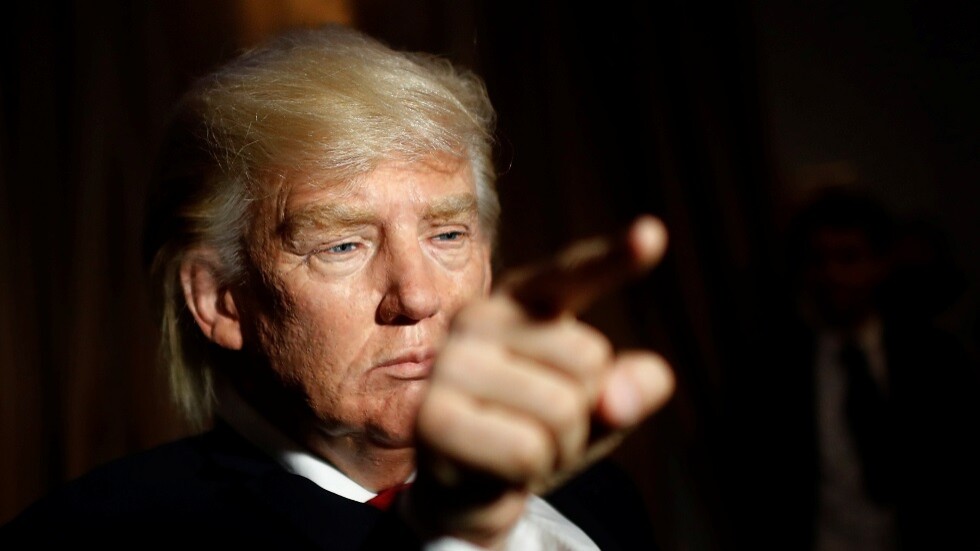 تمثال ترامب الشمعي يرتدي كمامة لهذا السبب (صورة)