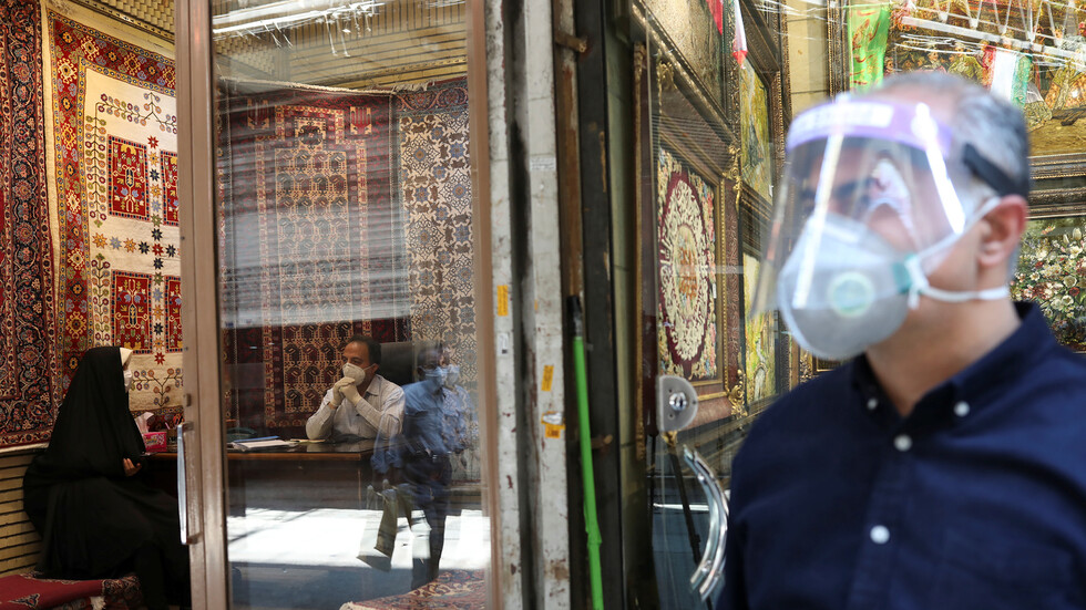 كورونا يصيب السجاد الإيراني في مقتل