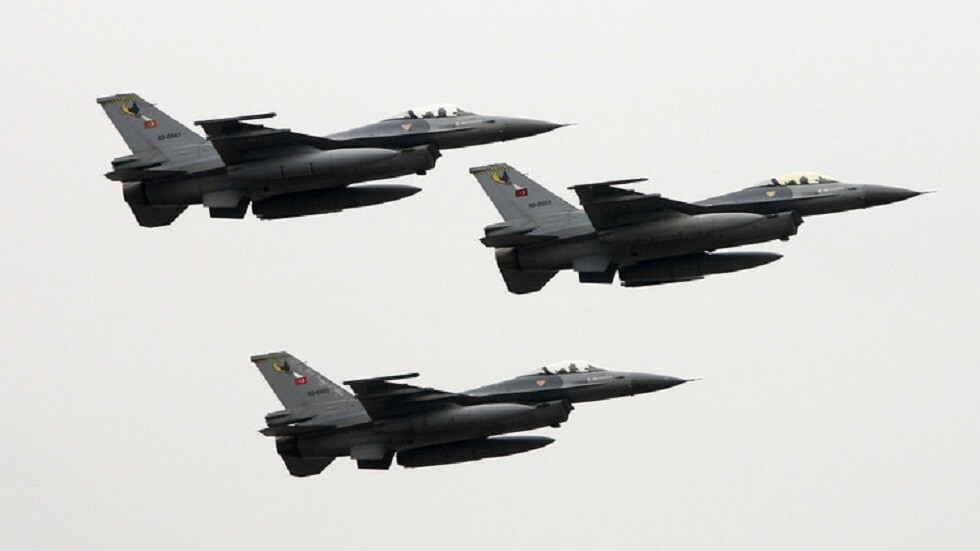 مراسلنا: مقاتلات تركية تعترض 6 طائرات حربية يونانية من نوع "F-16"