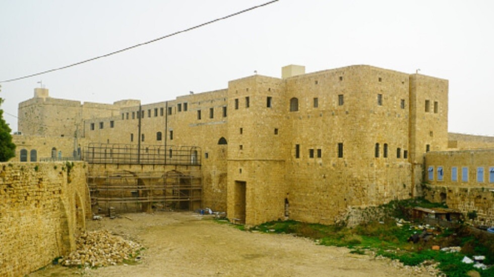 "الغارديان" تنشر القصة الكاملة للمهندس الخائن الذي ساعد عصابات صهيونية على اقتحام سجن عكا