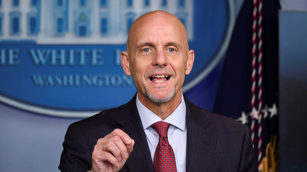 إدارة الغذاء والدواء الأمريكية تعجل بإنتاج لقاح "كوفيد-19" قبل انتهاء المرحلة الثالثة من التجارب