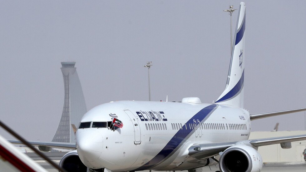 عشراوي: استباحة الأجواء والأسواق العربية والحقوق الفلسطينية لا تقود إلى السلام
