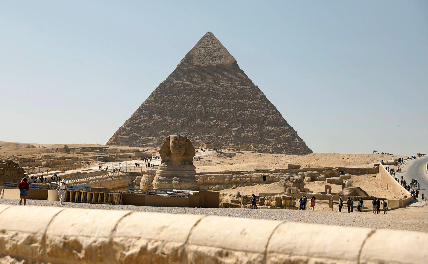 وزيرة مصرية تدعو الملياردير  إيلون ماسك لزيارة مقابر بناة الأهرام