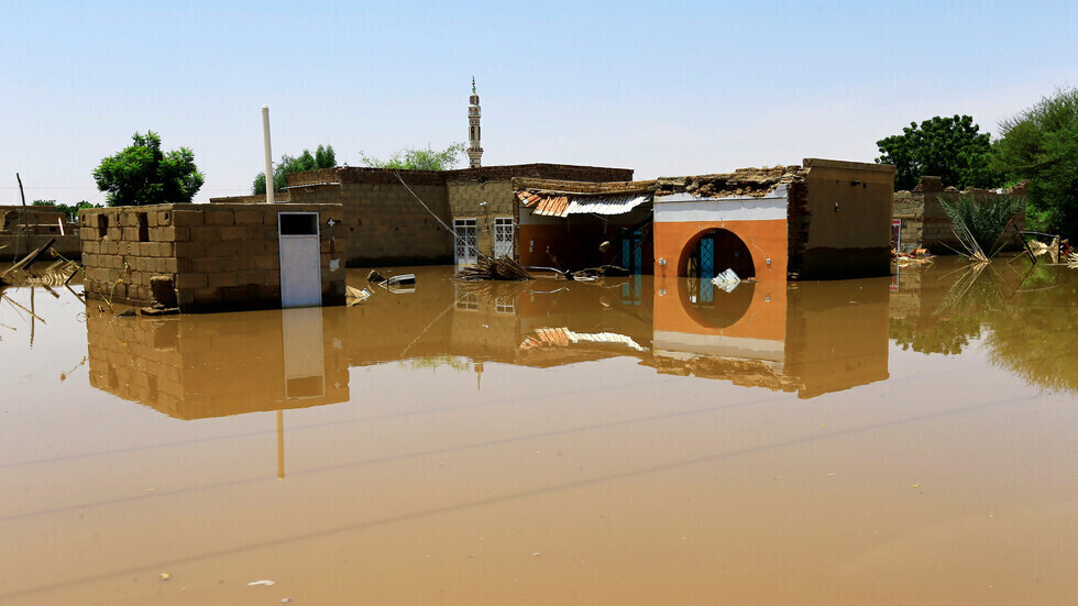 السودان.. ارتفاع مناسيب النيل والمياه تغمر أحياء كاملة (صور)