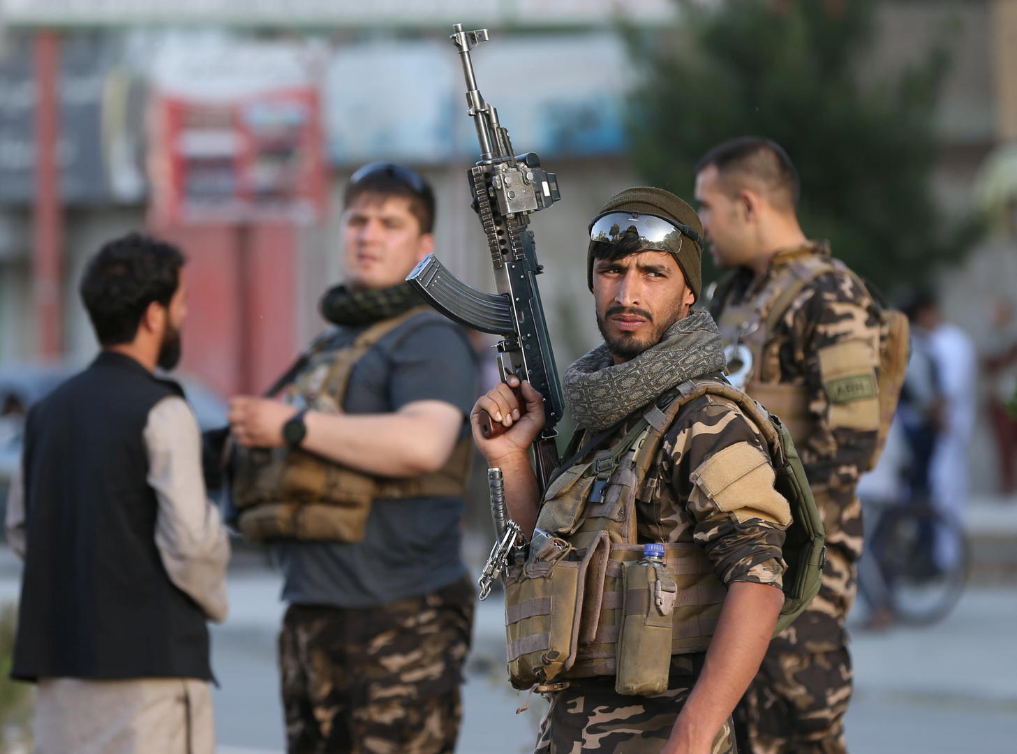 قتيلان و20 جريحا بهجوم مسلحين مجهولين على سجن شرق أفغانستان