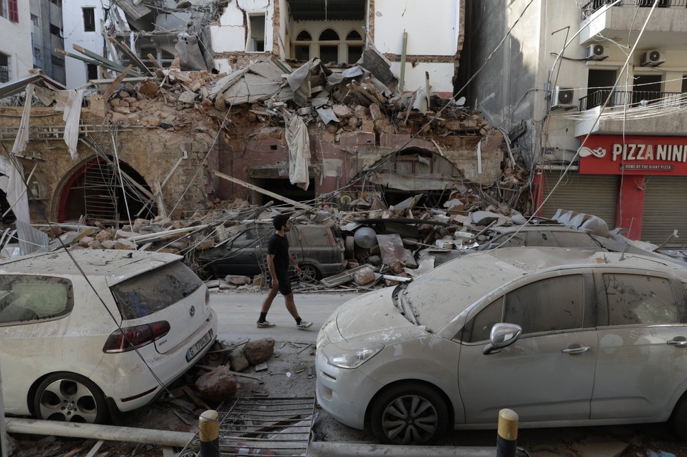 بعد انفجار المرفأ.. سحابة سامة تهدد سكان بيروت
