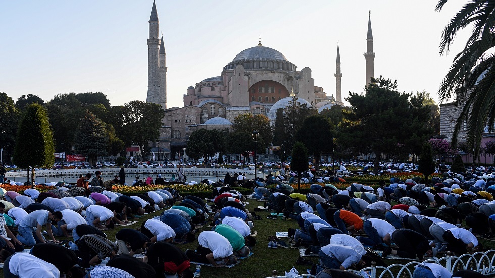 تركيا: وفاة مؤذن مسجد آيا صوفيا بنوبة قلبية