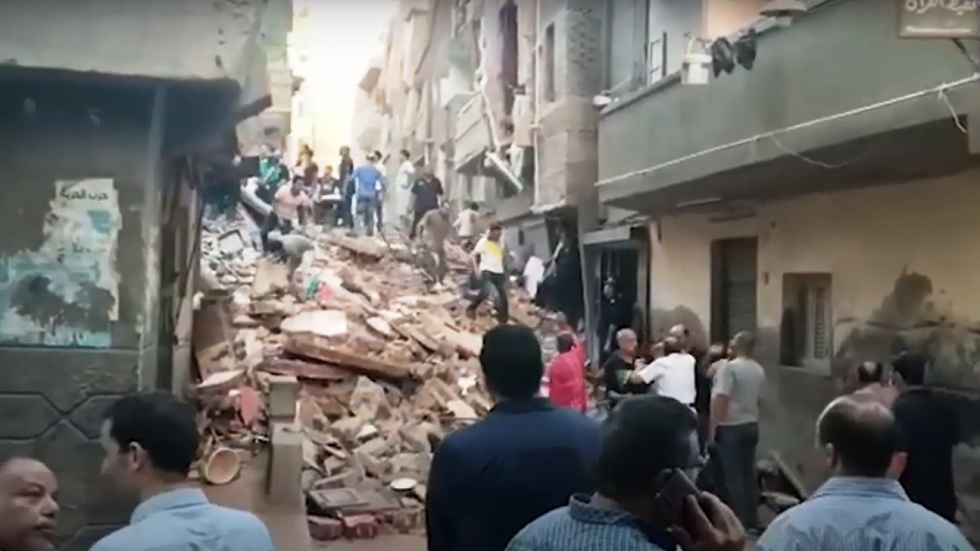 مصر.. استخراج 7 جثامين من تحت أنقاض منزل انهار بالمحلة (فيديو)