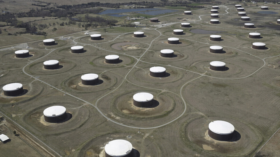 معهد البترول: مخزونات النفط والوقود في الولايات المتحدة هبطت خلال الأسبوع الماضي