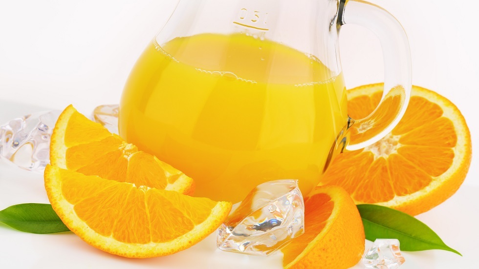 ما خطورة عصير الفاكهة الطازج على الصحة؟