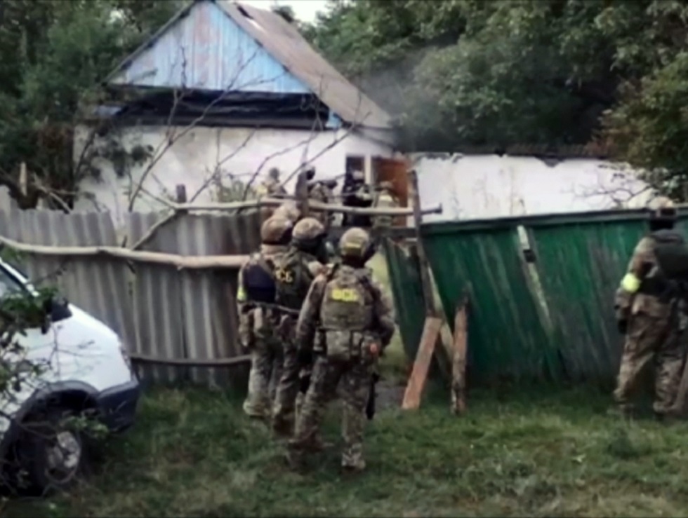 عناصر من قوات هيئة الأمن الفدرالية في موقع عملية أمنية بجمهورية إنغوشيا الروسية (أرشيف).