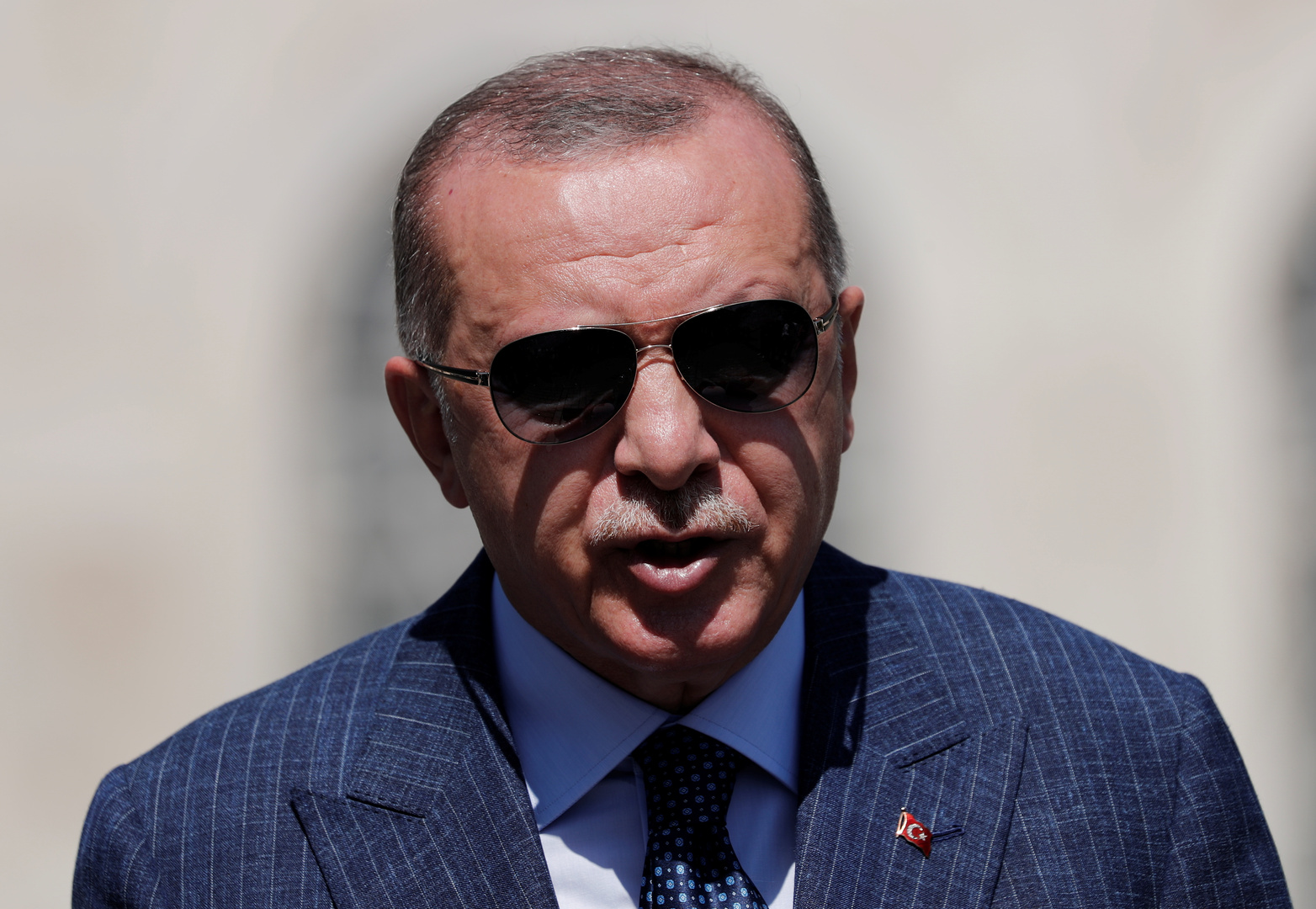 أردوغان لا يخادع إنما يبالغ في تقدير قوته