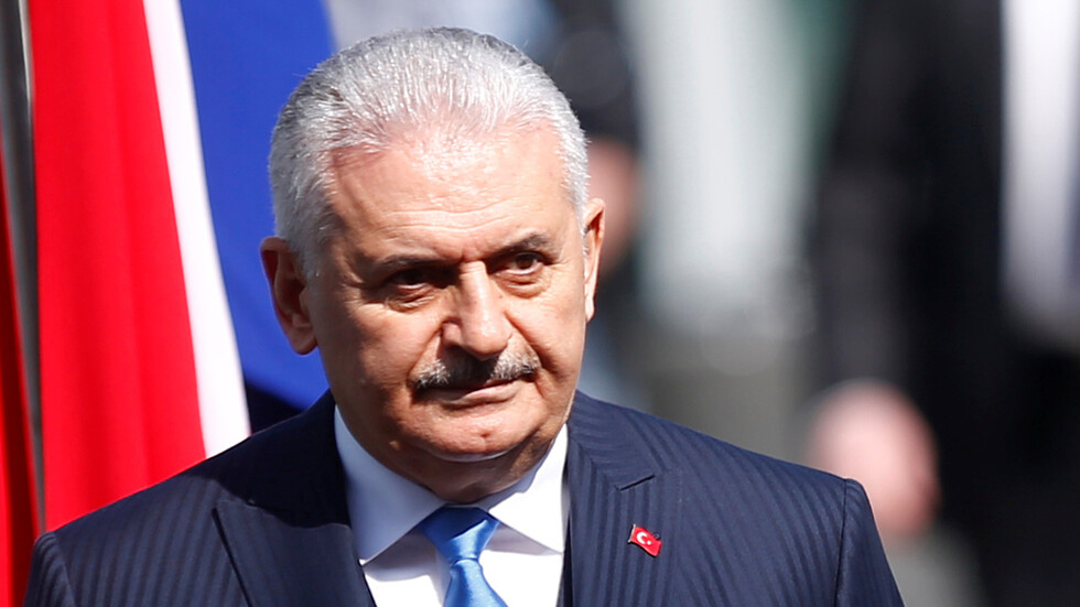 رئيس الوزراء التركي السابق بن علي يلدريم يعلن إصابته بفيروس كورونا
