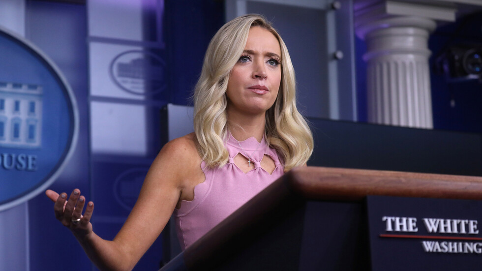 البيت الأبيض يمتنع عن اتهام روسيا بتسميم المدون والناشط نافالني