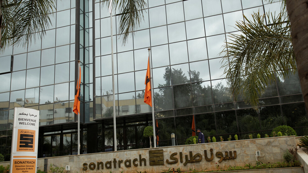 الجزائر تتوقف مؤقتا عن ضخ النفط  عبر أنبوب حاسي مسعود/سكيكدة بسبب التسرب