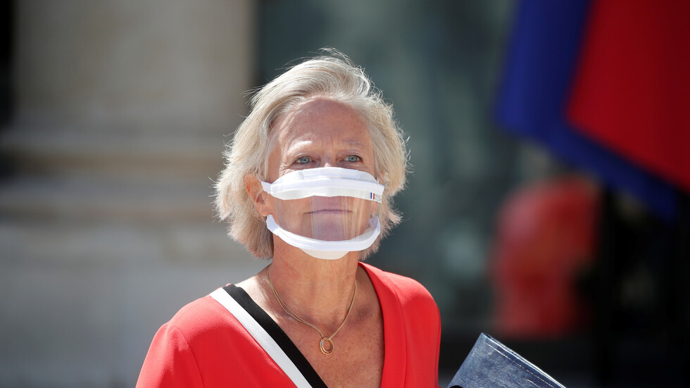 100 ألف قناع شفاف لذوي الاحتياجات الخاصة وعمال التربية في فرنسا